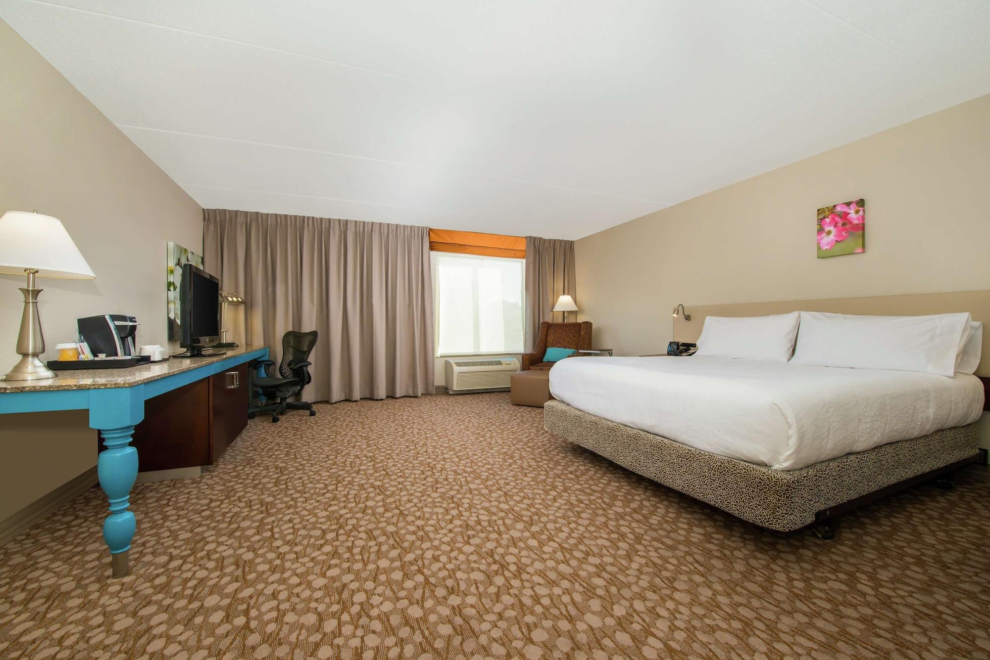 Hilton Garden Inn Charlottesville Exterior photo