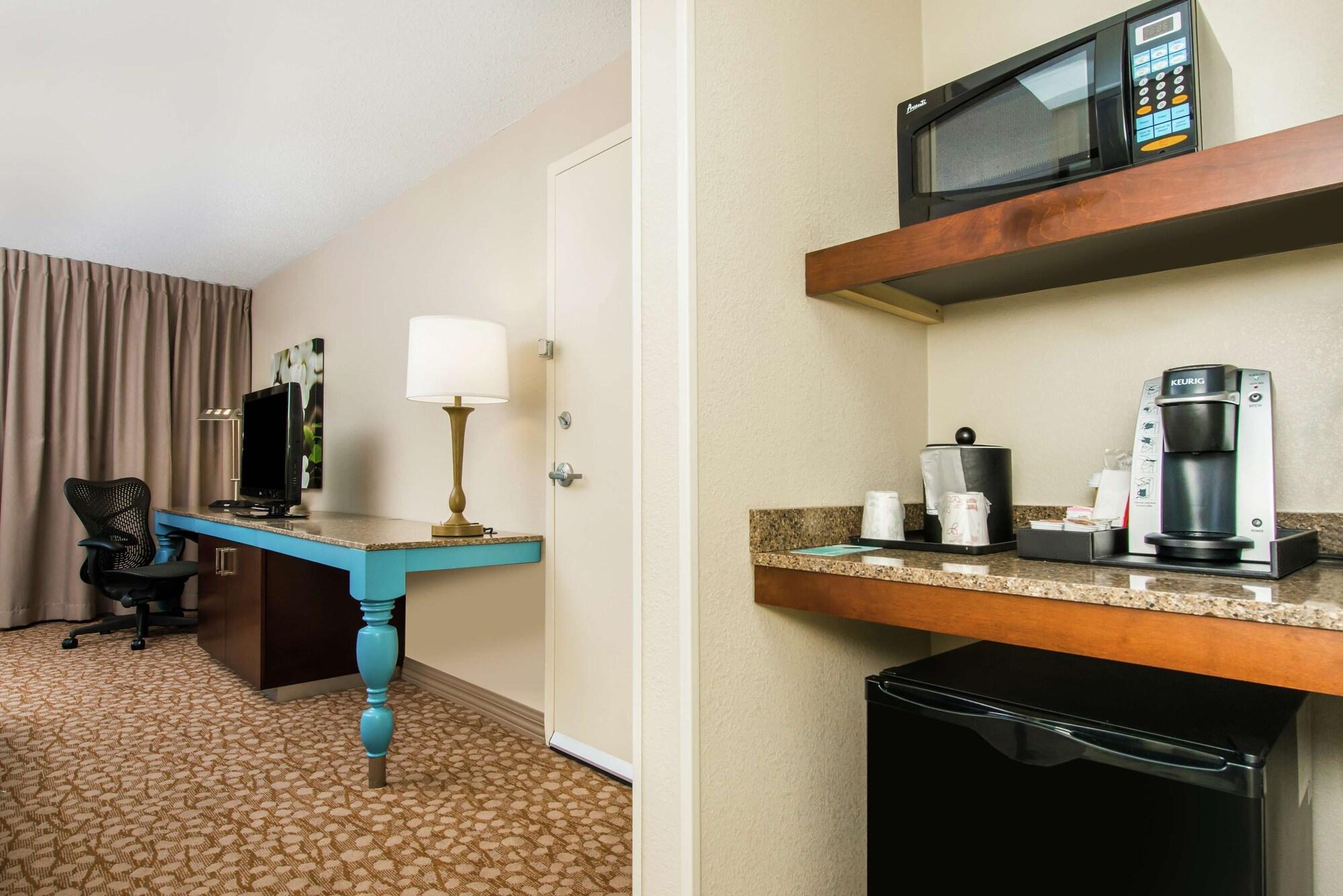 Hilton Garden Inn Charlottesville Exterior photo