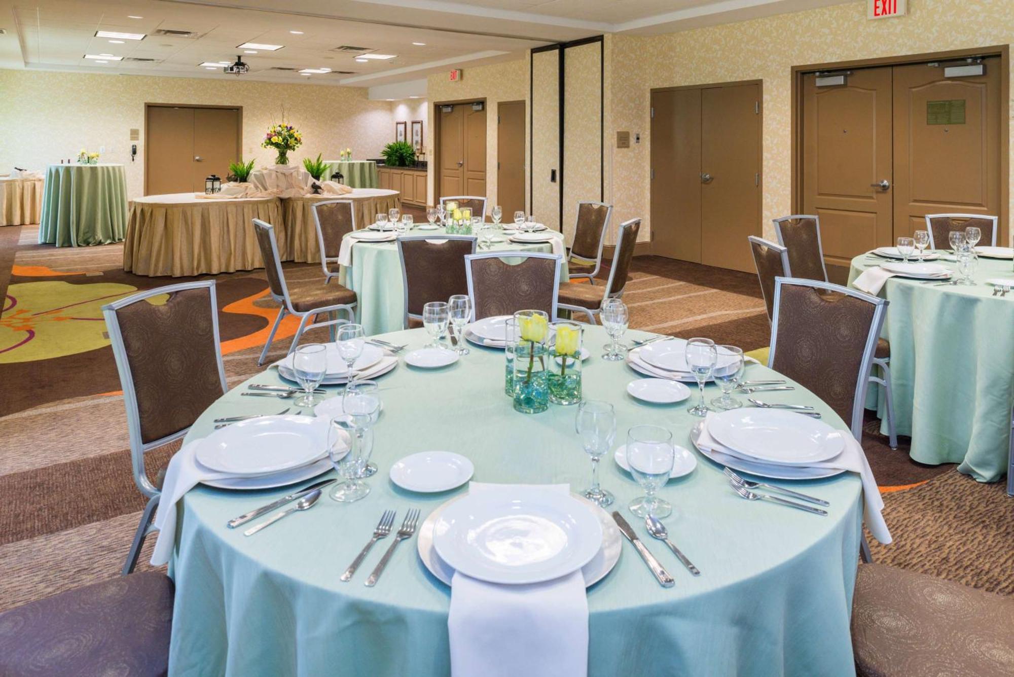 Hilton Garden Inn Charlottesville Exterior photo